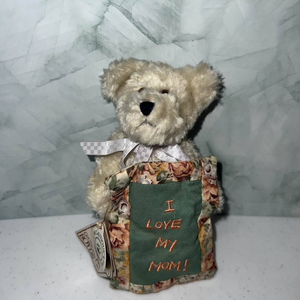 Boyds Bear 6" Plush White Teddy Bear w/ "I Love My Mom" blanket Mothers Day gift